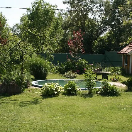 Country house Malomdulo Farmhaz Pilisborosjeno