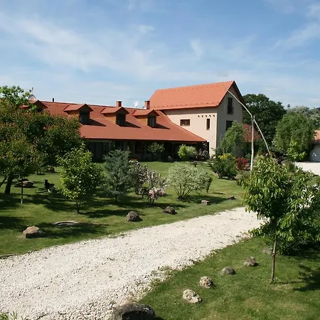 Malomdulo Farmhaz