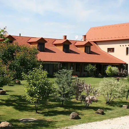 Venkovský dům Malomdulo Farmhaz *