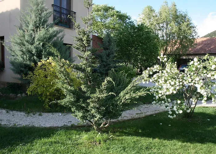Malomdulo Farmhaz Pilisborosjenő